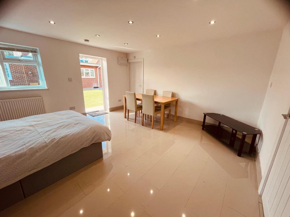 Large Studio Flat B Near Heathrow 希思罗 外观 照片